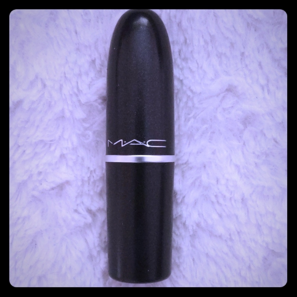 MAC CremeSheen Fanfare lipstick